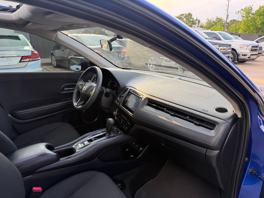 Honda HR-V Vehicle Full-screen Gallery Image 09