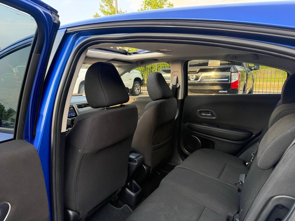 Honda HR-V Vehicle Full-screen Gallery Image 12