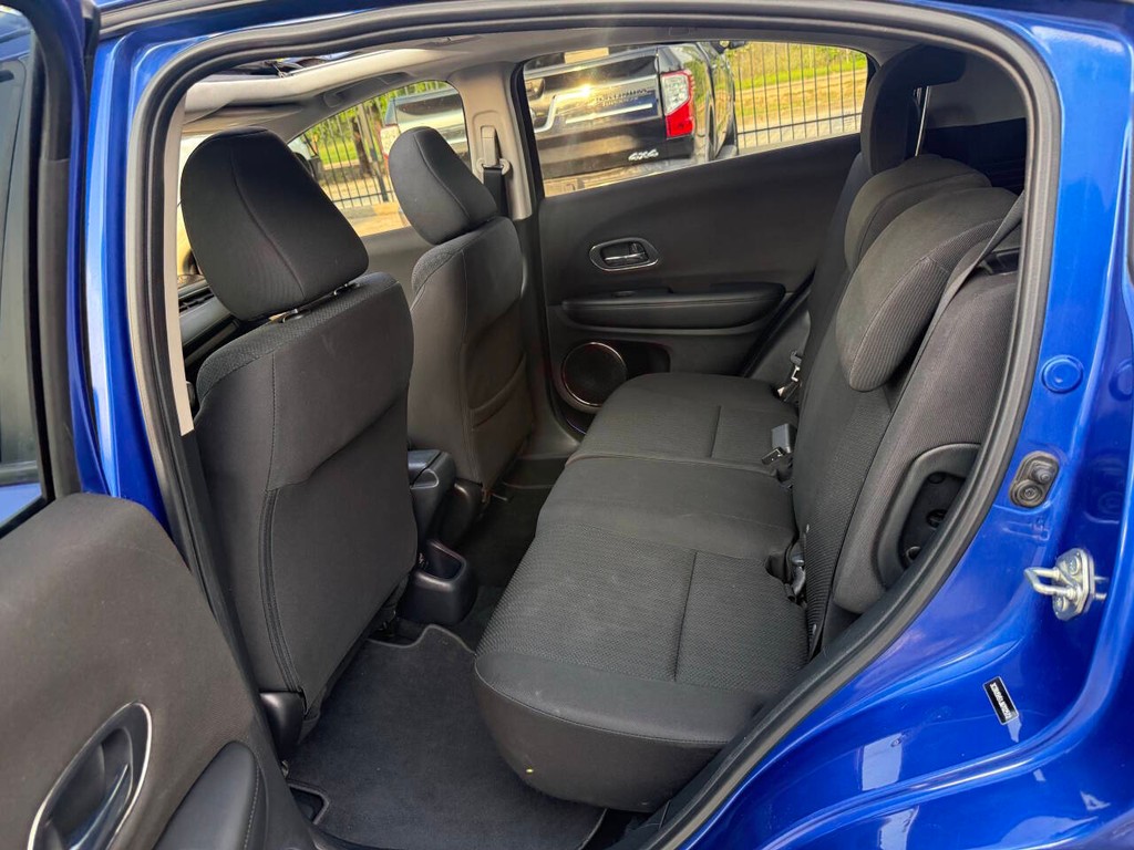 Honda HR-V Vehicle Full-screen Gallery Image 13