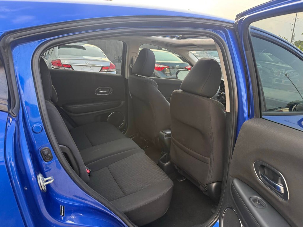 Honda HR-V Vehicle Full-screen Gallery Image 15