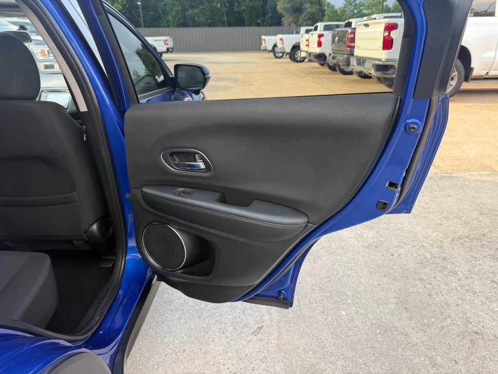 Honda HR-V Vehicle Full-screen Gallery Image 16