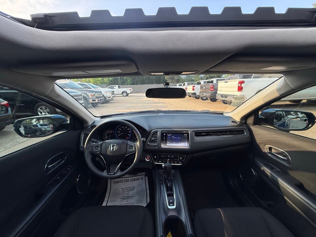 Honda HR-V Vehicle Full-screen Gallery Image 18