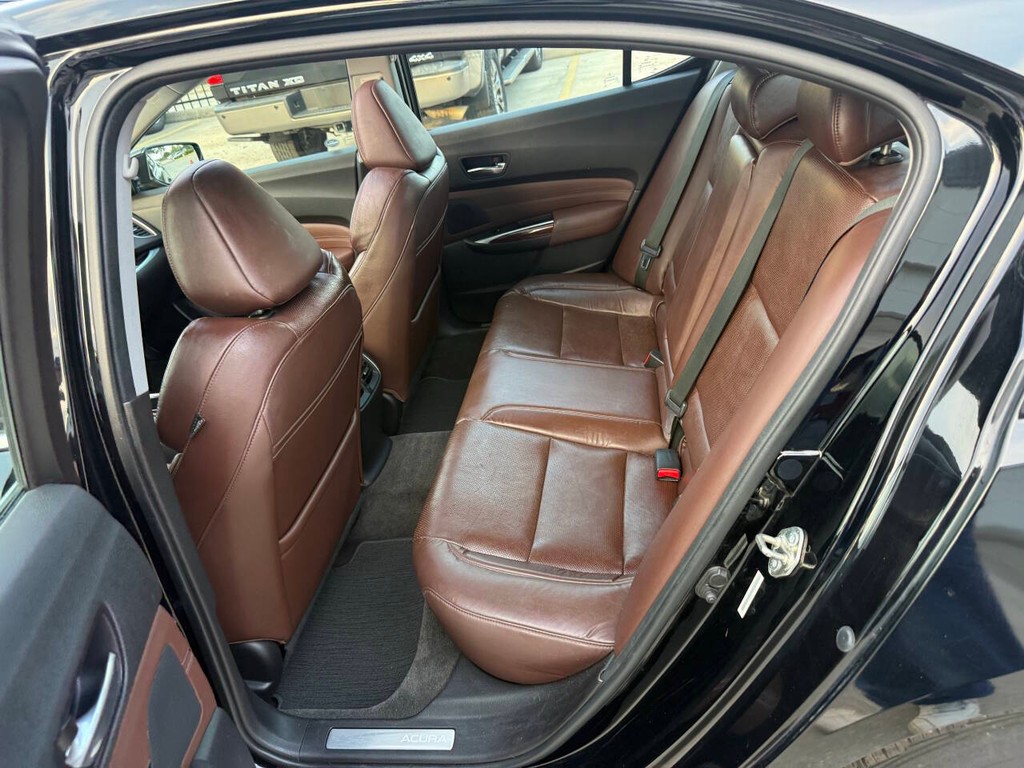 Acura TLX Vehicle Full-screen Gallery Image 13