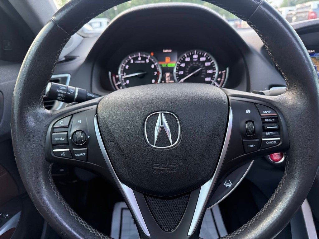 Acura TLX Vehicle Full-screen Gallery Image 23