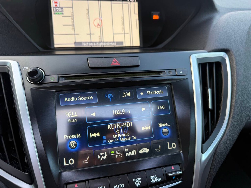 Acura TLX Vehicle Full-screen Gallery Image 26
