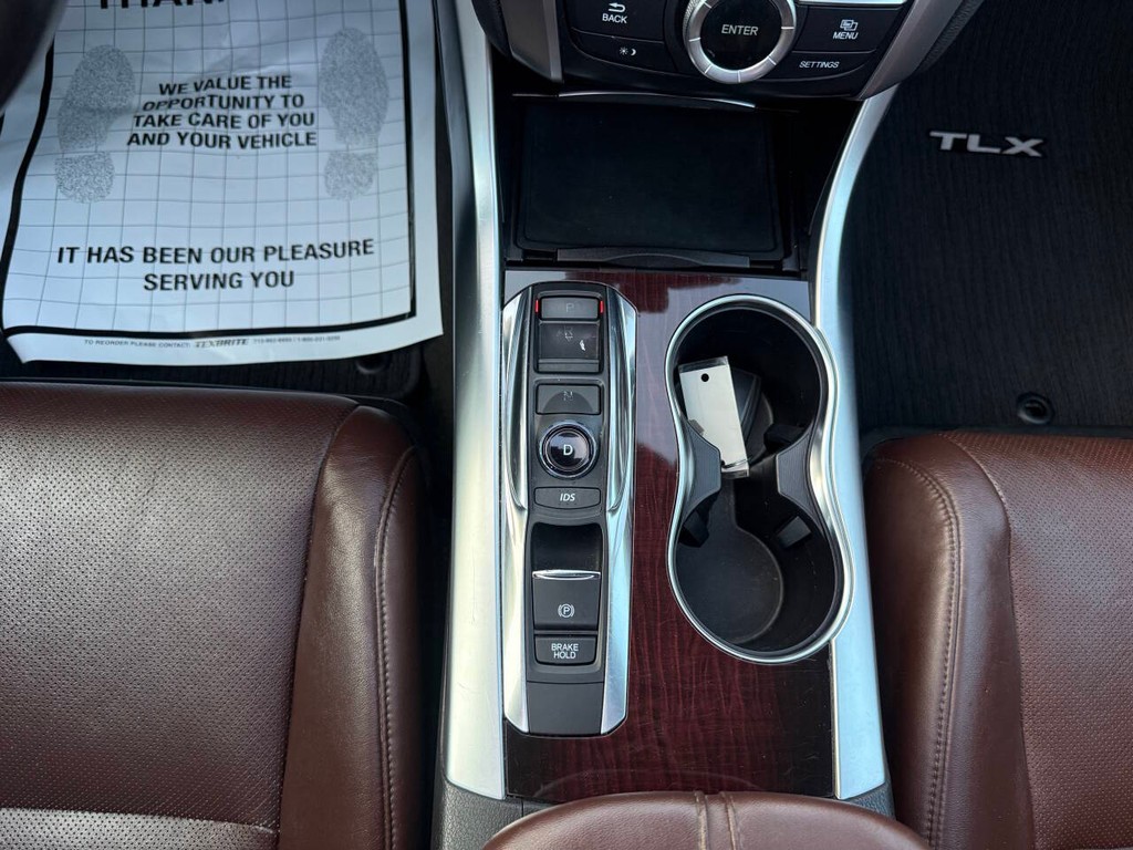 Acura TLX Vehicle Full-screen Gallery Image 29