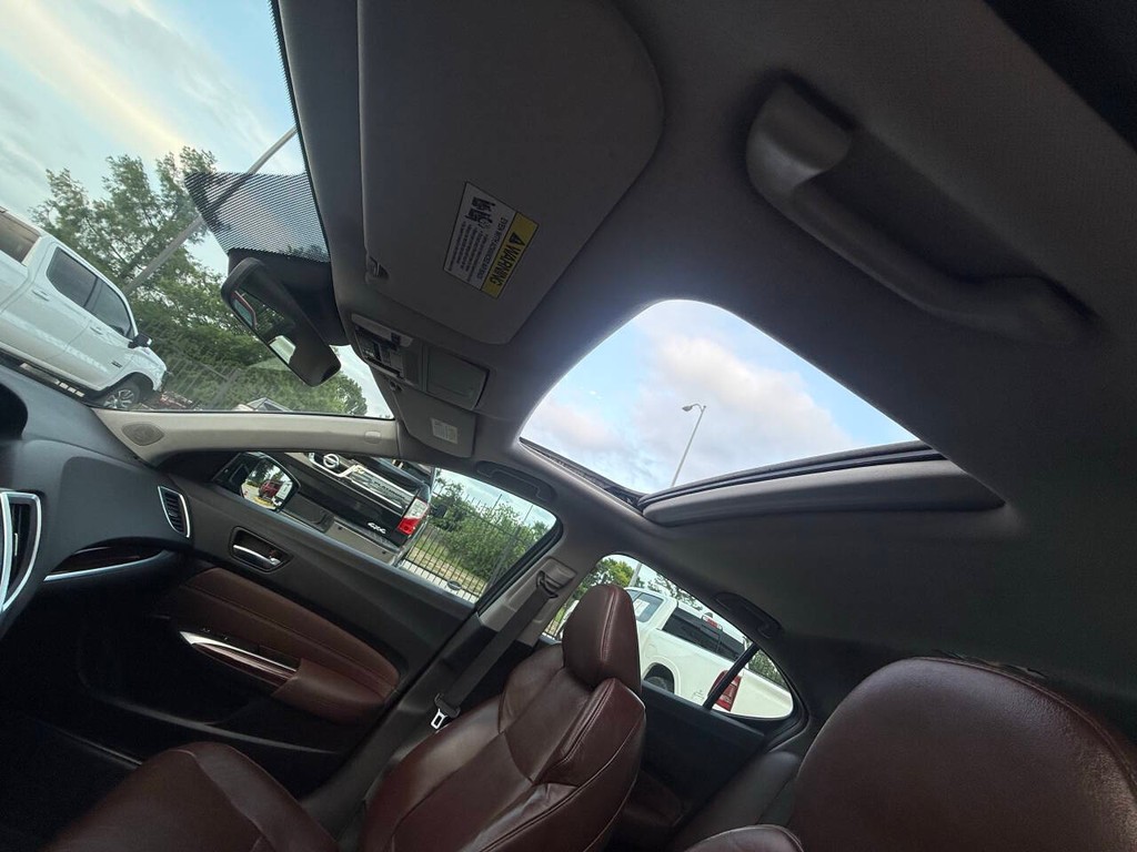 Acura TLX Vehicle Full-screen Gallery Image 31