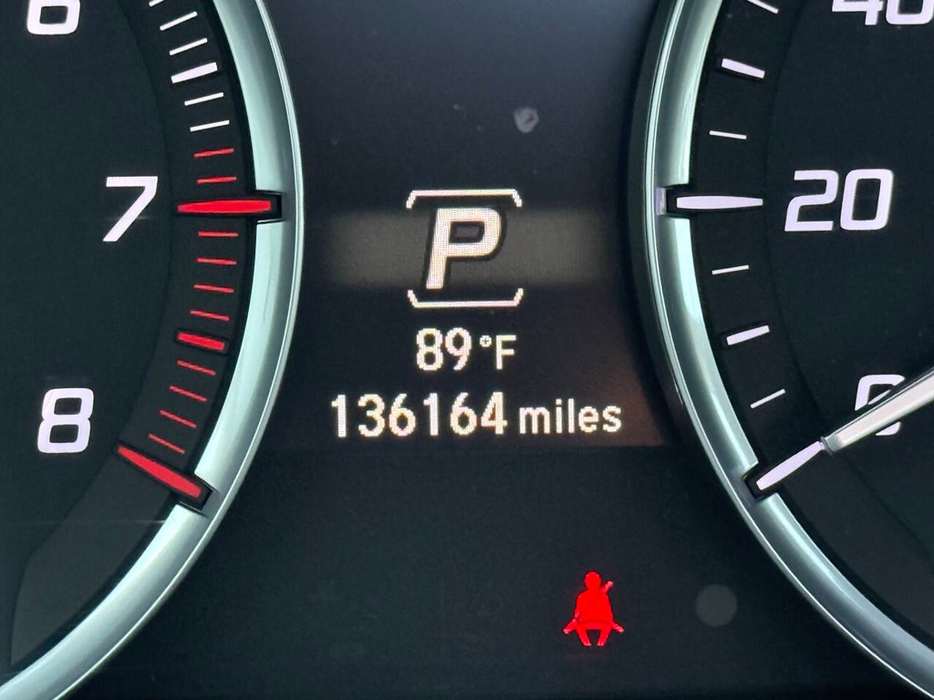 Acura TLX Vehicle Full-screen Gallery Image 33