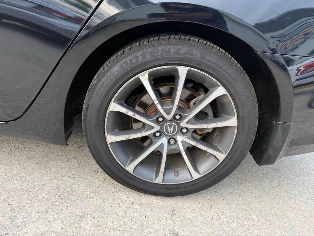 Acura TLX Vehicle Full-screen Gallery Image 36