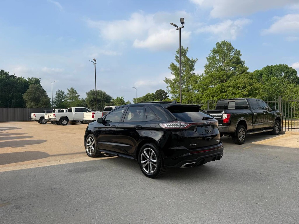 Ford Edge Vehicle Full-screen Gallery Image 04