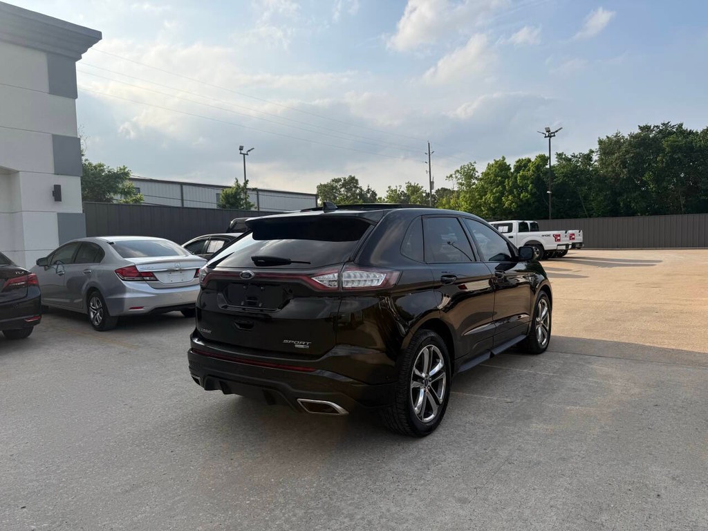 Ford Edge Vehicle Full-screen Gallery Image 05