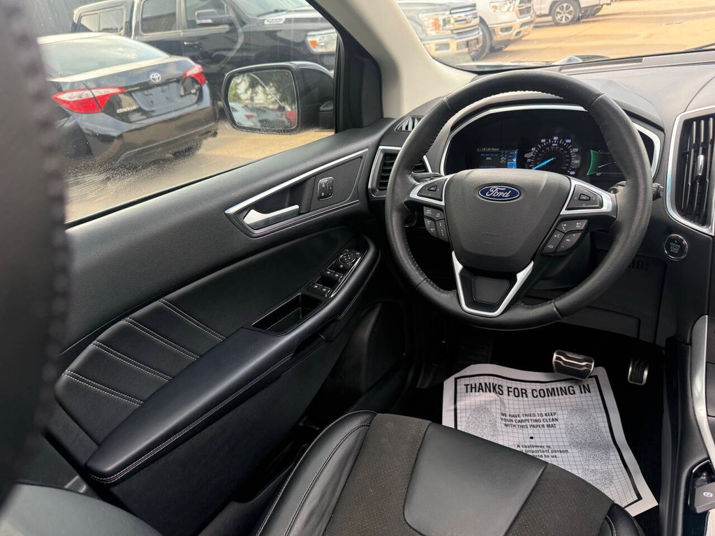 Ford Edge Vehicle Full-screen Gallery Image 21