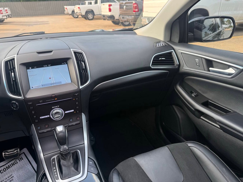 Ford Edge Vehicle Full-screen Gallery Image 22