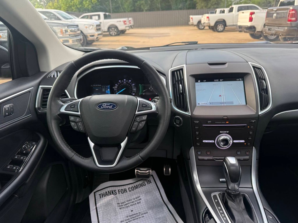 Ford Edge Vehicle Full-screen Gallery Image 23