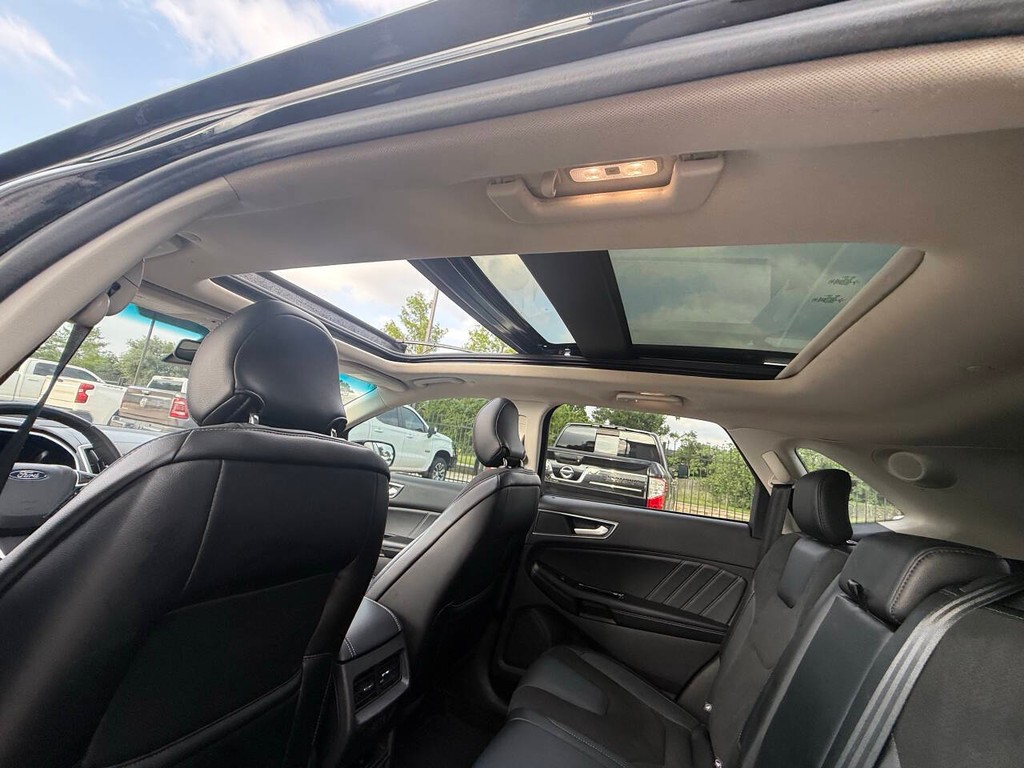 Ford Edge Vehicle Full-screen Gallery Image 26