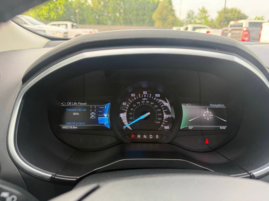 Ford Edge Vehicle Full-screen Gallery Image 27