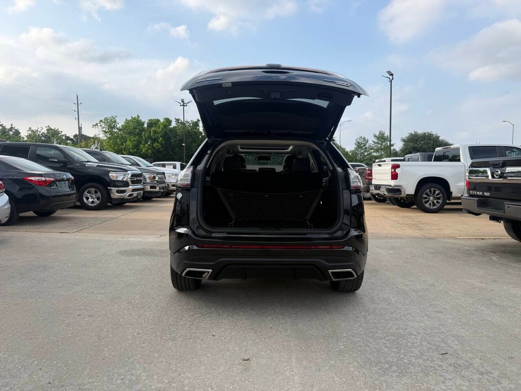 Ford Edge Vehicle Full-screen Gallery Image 32