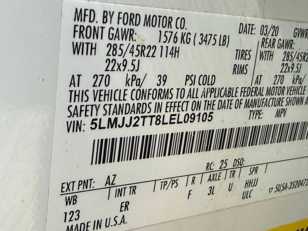 Lincoln Navigator Vehicle Full-screen Gallery Image 42