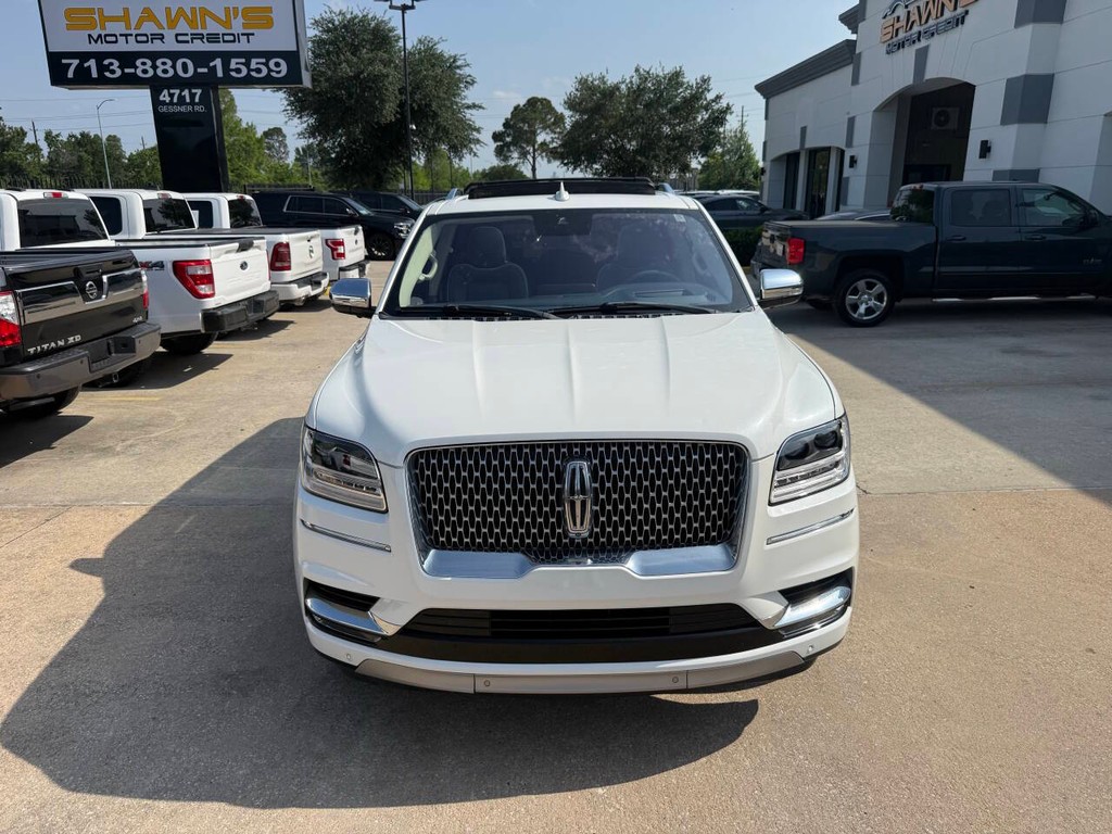 Lincoln Navigator Vehicle Full-screen Gallery Image 49