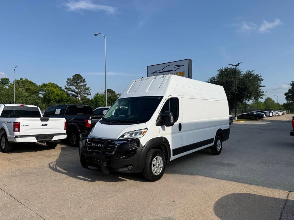 Ram ProMaster Cargo Van Vehicle Full-screen Gallery Image 03