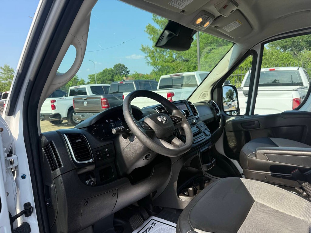 Ram ProMaster Cargo Van Vehicle Full-screen Gallery Image 06