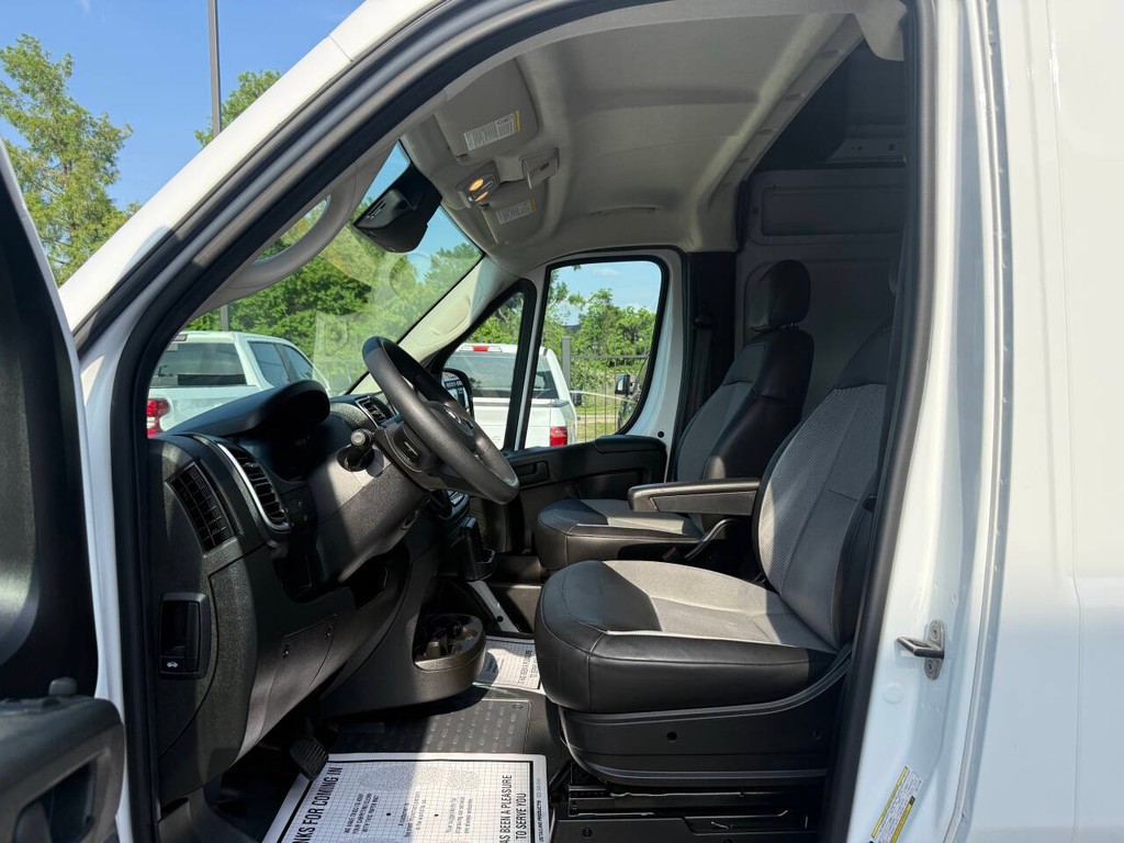 Ram ProMaster Cargo Van Vehicle Full-screen Gallery Image 07