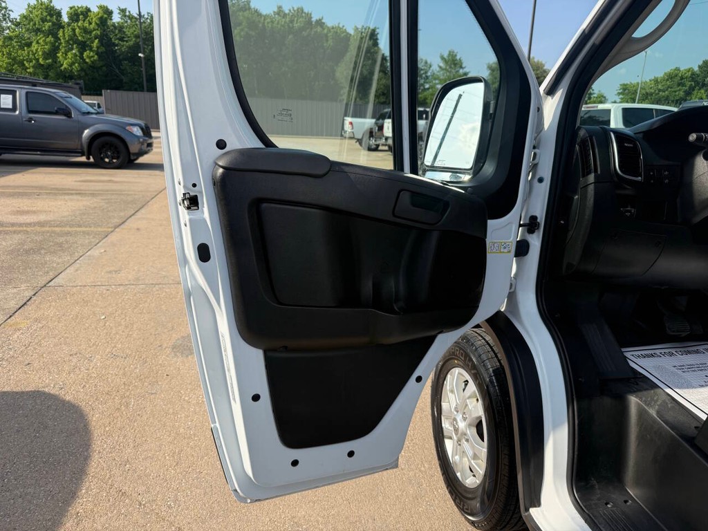 Ram ProMaster Cargo Van Vehicle Full-screen Gallery Image 08