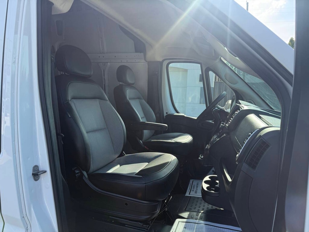Ram ProMaster Cargo Van Vehicle Full-screen Gallery Image 10