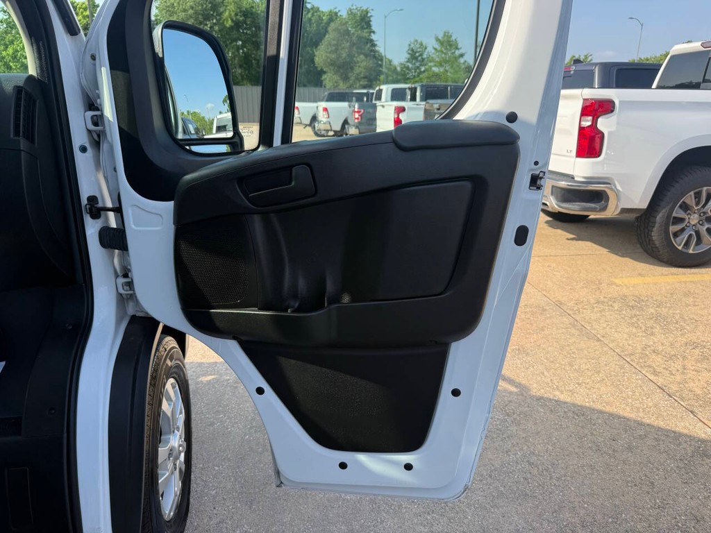 Ram ProMaster Cargo Van Vehicle Full-screen Gallery Image 11