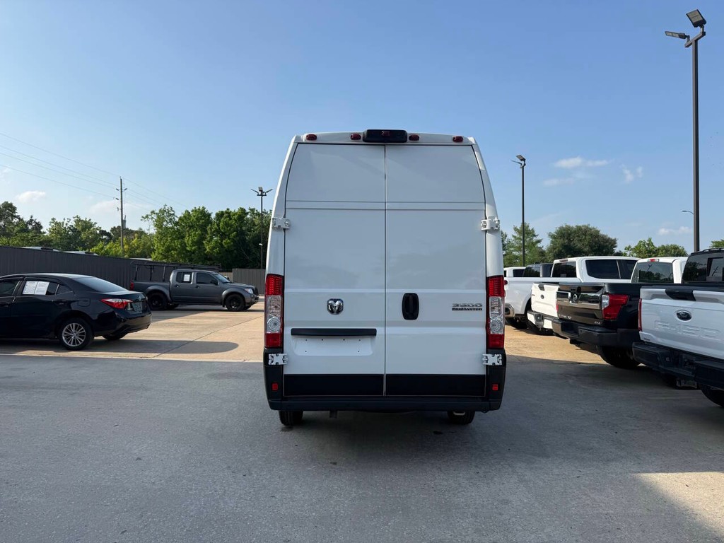 Ram ProMaster Cargo Van Vehicle Full-screen Gallery Image 32