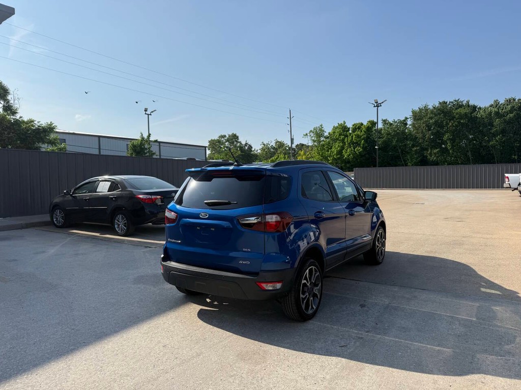 Ford EcoSport Vehicle Full-screen Gallery Image 05