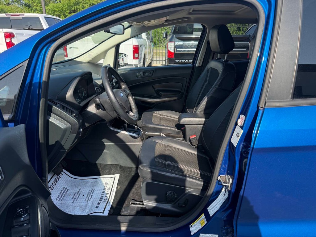 Ford EcoSport Vehicle Full-screen Gallery Image 07