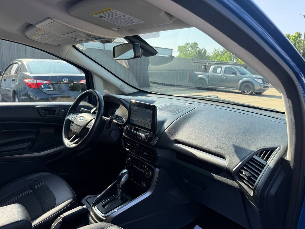 Ford EcoSport Vehicle Full-screen Gallery Image 09