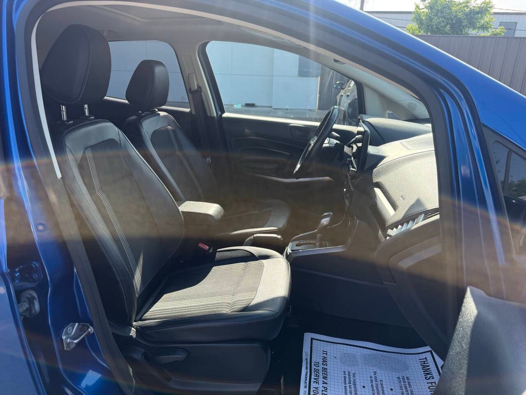 Ford EcoSport Vehicle Full-screen Gallery Image 10