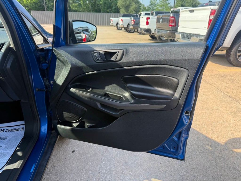 Ford EcoSport Vehicle Full-screen Gallery Image 11