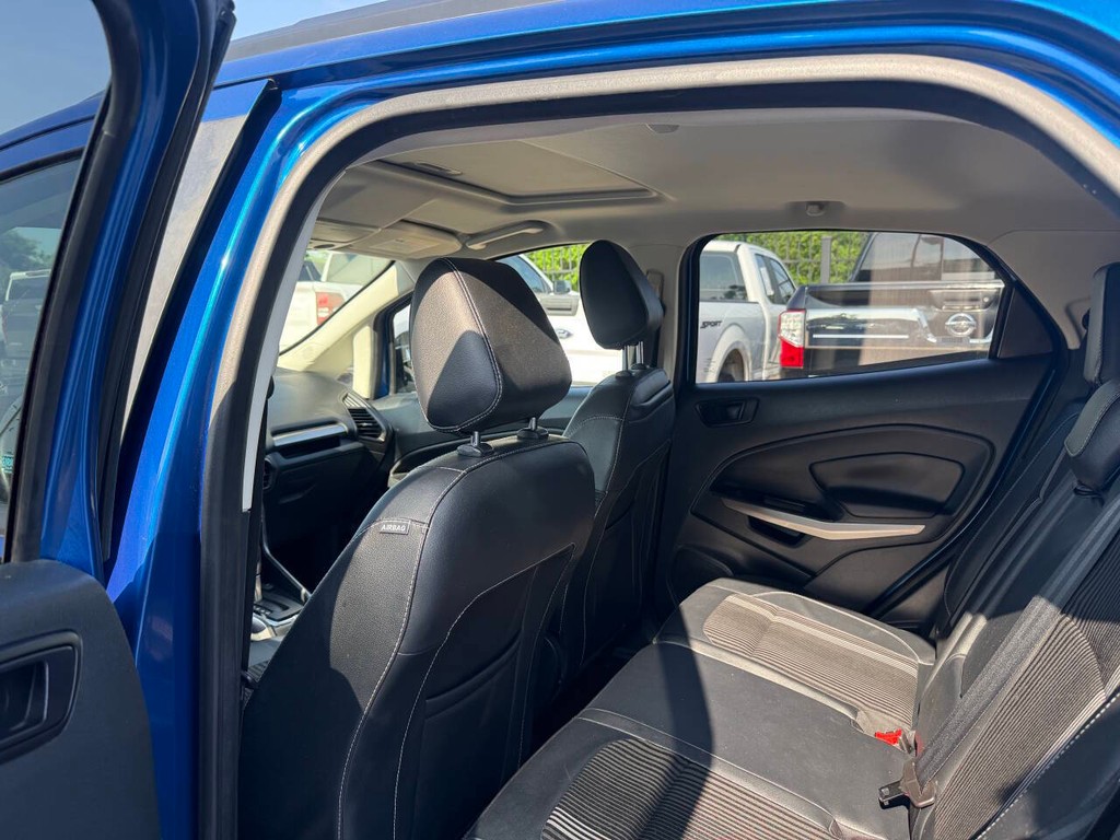Ford EcoSport Vehicle Full-screen Gallery Image 12