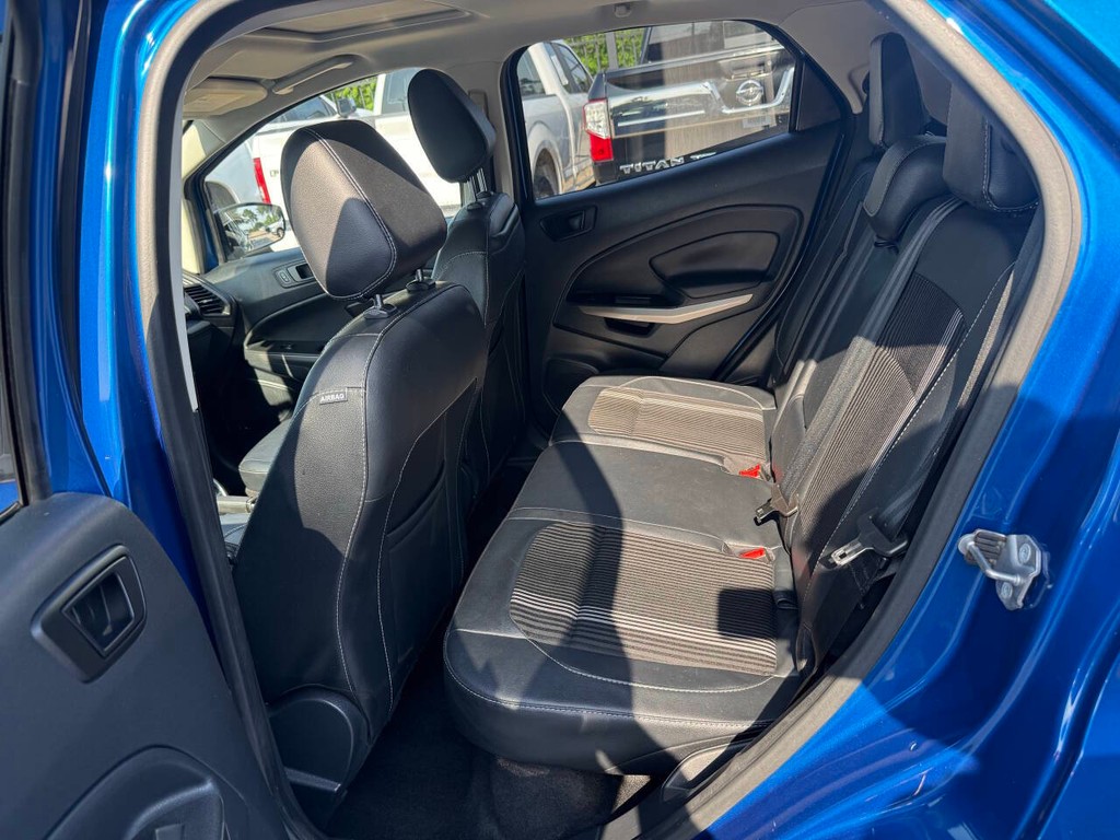 Ford EcoSport Vehicle Full-screen Gallery Image 13