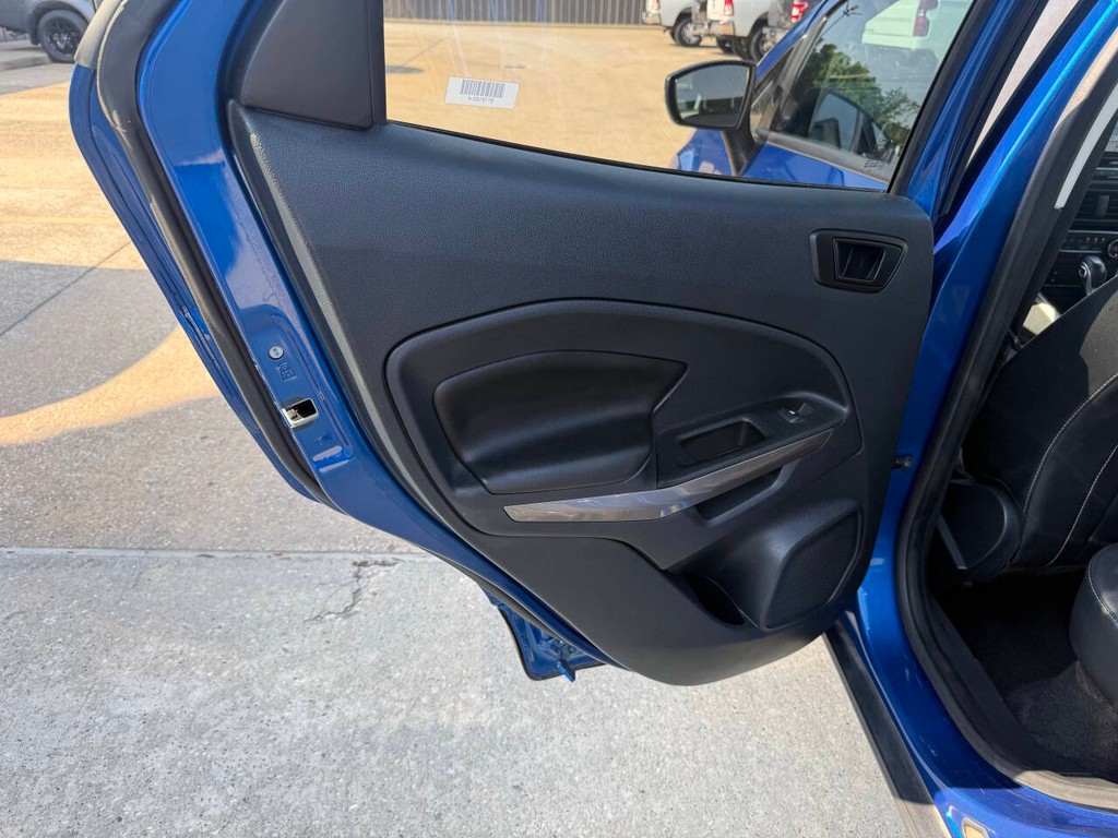 Ford EcoSport Vehicle Full-screen Gallery Image 14