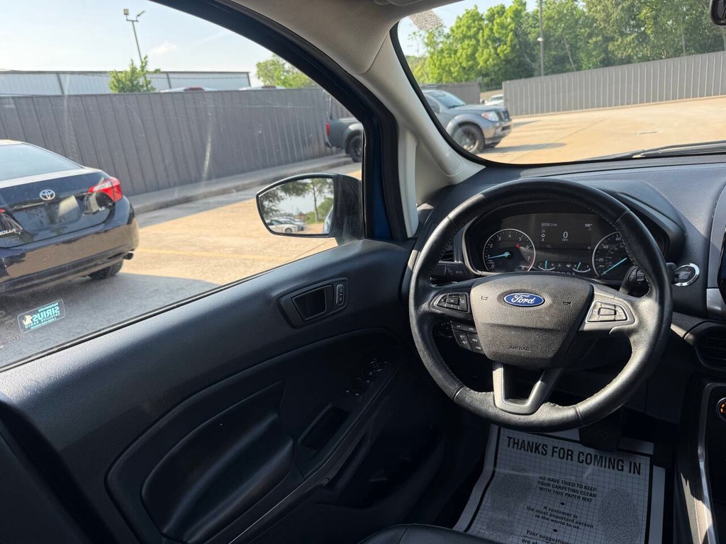 Ford EcoSport Vehicle Full-screen Gallery Image 20