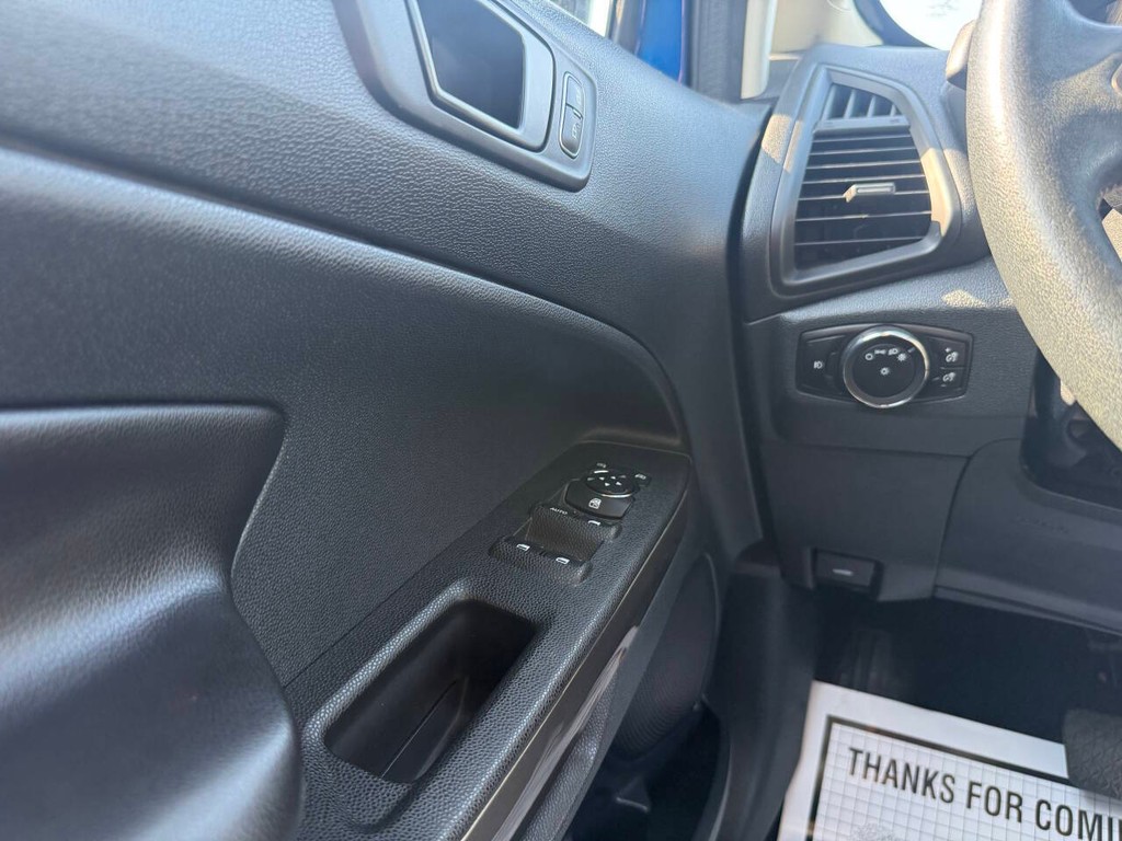 Ford EcoSport Vehicle Full-screen Gallery Image 33