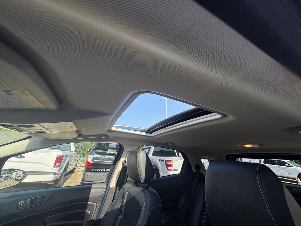 Ford EcoSport Vehicle Full-screen Gallery Image 34