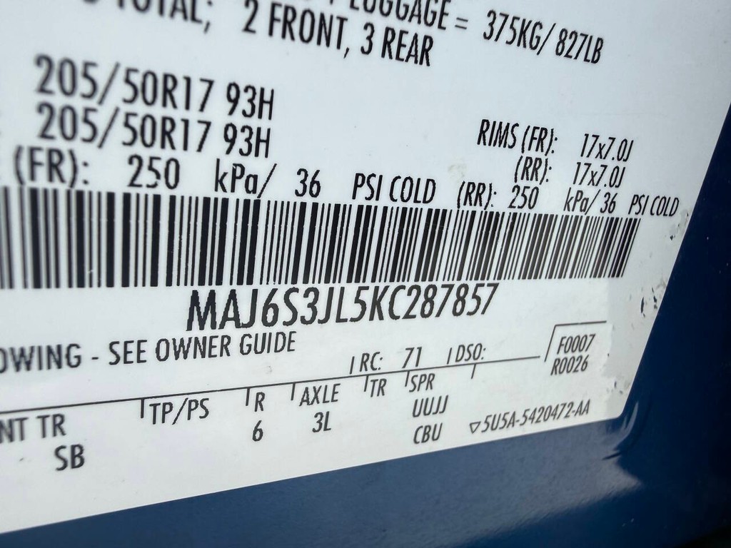 Ford EcoSport Vehicle Full-screen Gallery Image 36