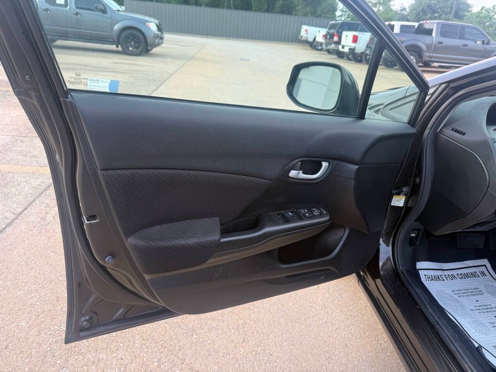 Honda Civic Sedan Vehicle Full-screen Gallery Image 08