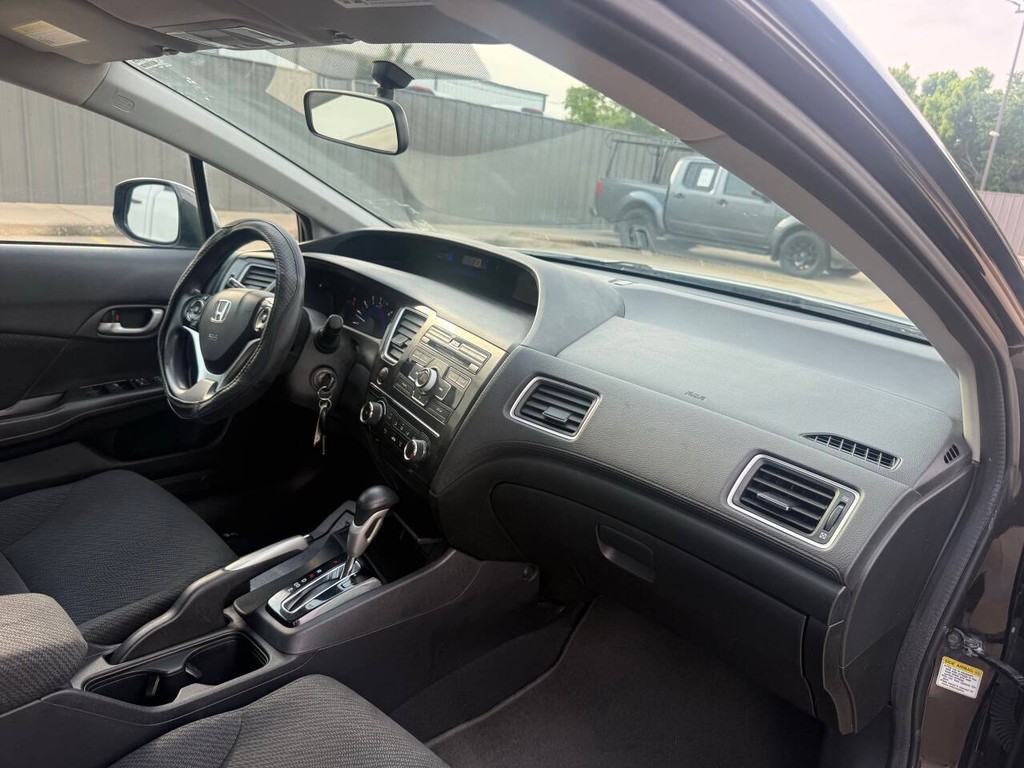 Honda Civic Sedan Vehicle Full-screen Gallery Image 09