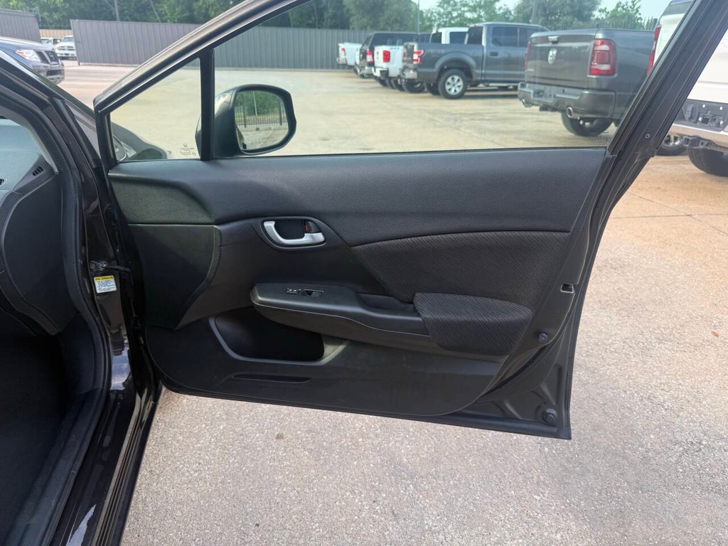 Honda Civic Sedan Vehicle Full-screen Gallery Image 11