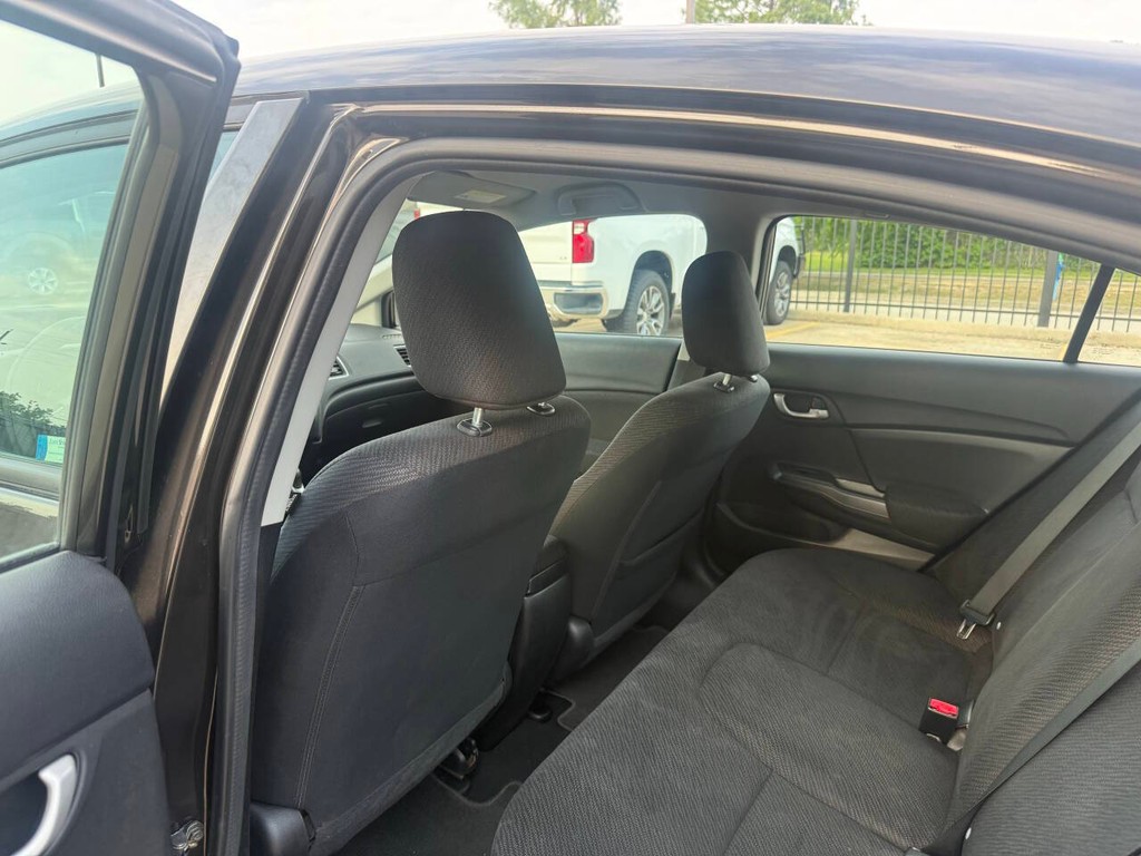 Honda Civic Sedan Vehicle Full-screen Gallery Image 12