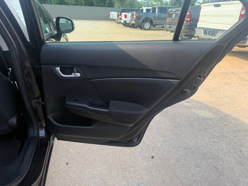 Honda Civic Sedan Vehicle Full-screen Gallery Image 16