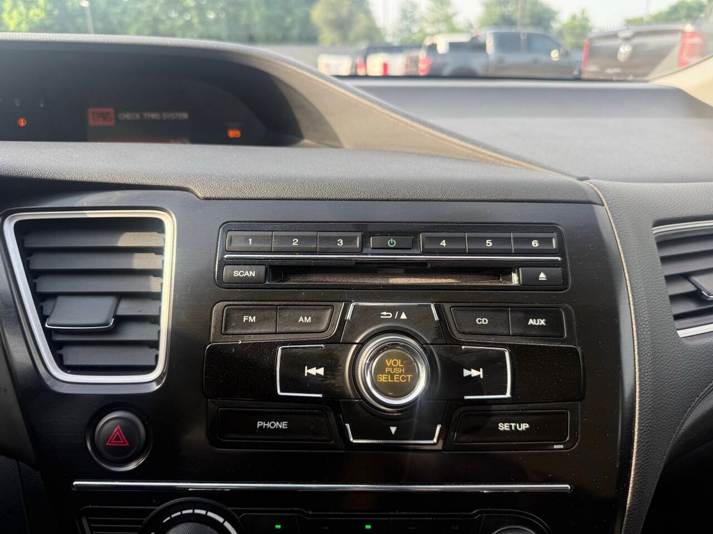 Honda Civic Sedan Vehicle Full-screen Gallery Image 25