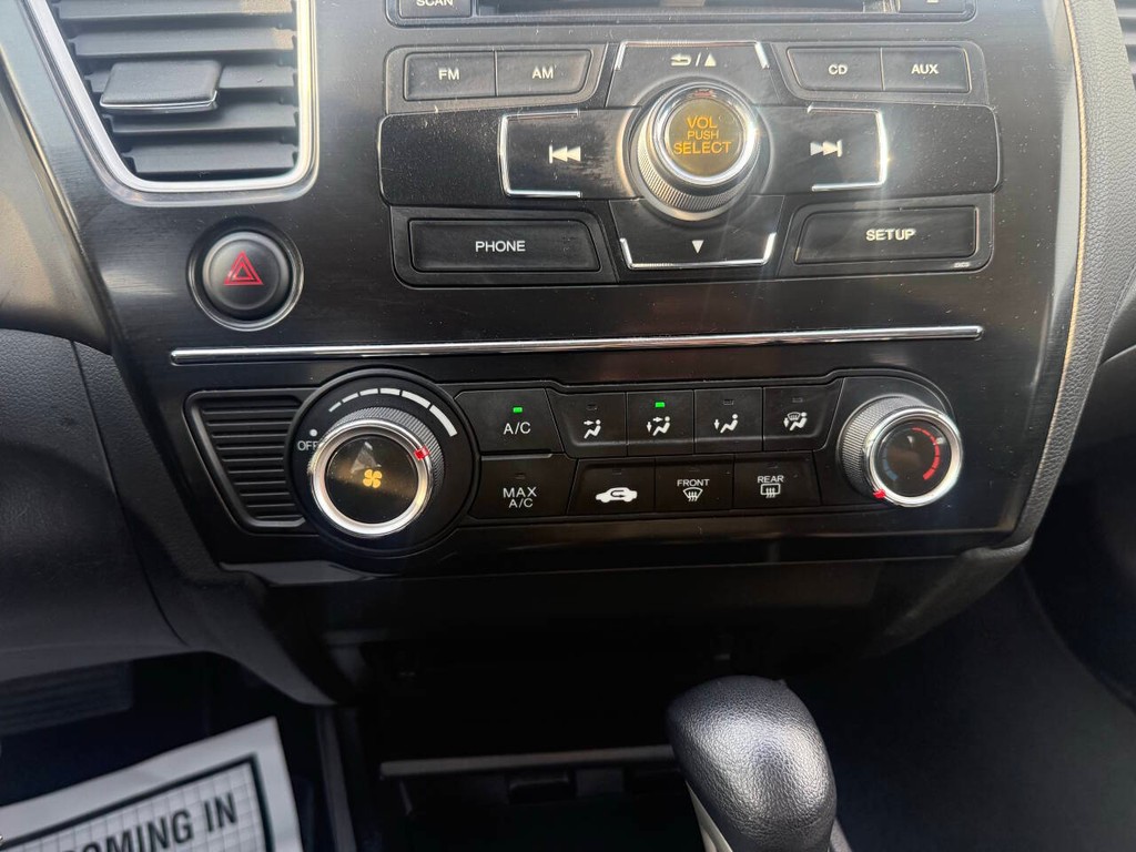 Honda Civic Sedan Vehicle Full-screen Gallery Image 26