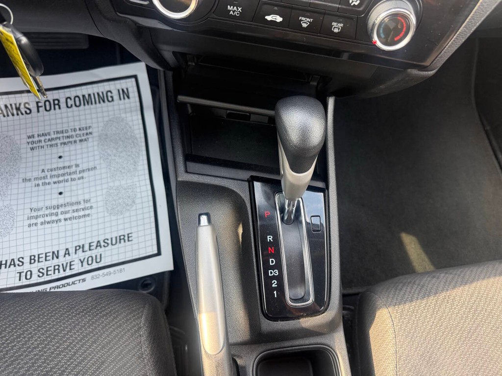 Honda Civic Sedan Vehicle Full-screen Gallery Image 27